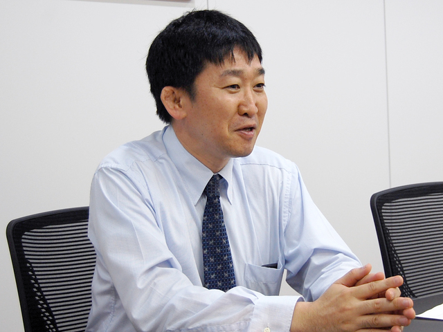 取締役・篠田道明氏
ニフティで技術者として活躍した後、ベンチャーを数社経験、小山内氏とブックルックチームを共同設立。