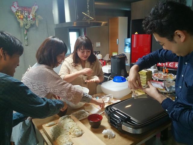 オフィスでは定期的に映画上映会や料理大会が行われる。月に一度「エンタメデー」もあり、シルクドゥソレイユや歌舞伎などの本格的エンターテインメントを全員で楽しむ。