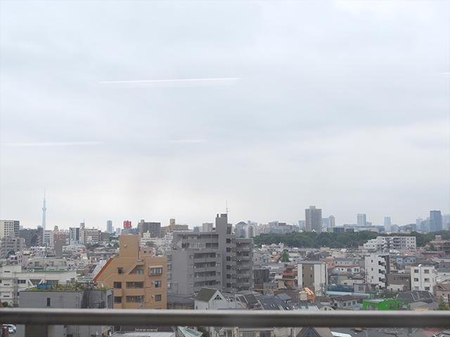 メンバーも順調に増えており、オフィス移転間近だが、現在のオフィスからの見晴らしはよく、スカイツリーも見える。