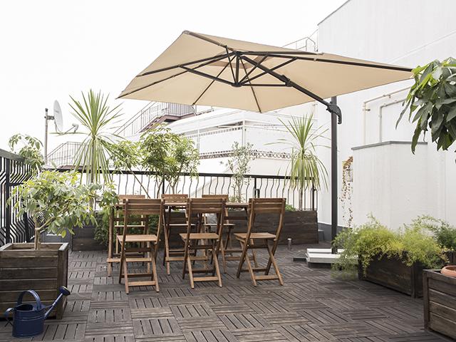 渋谷にありながらオフィスには開放的なテラスがあり、スタッフ同士での食事や、打ち合わせ、開発などもここで行ったりするそう。