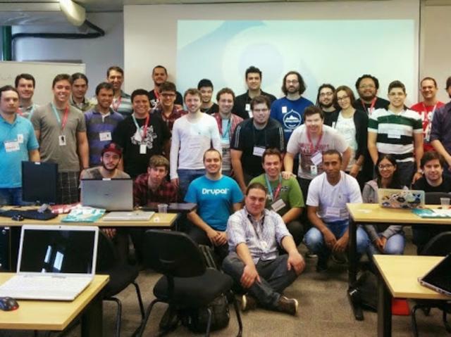 世界の主要都市にオフィスがある同社。150以上のスクラムチームが日々開発を行っている。