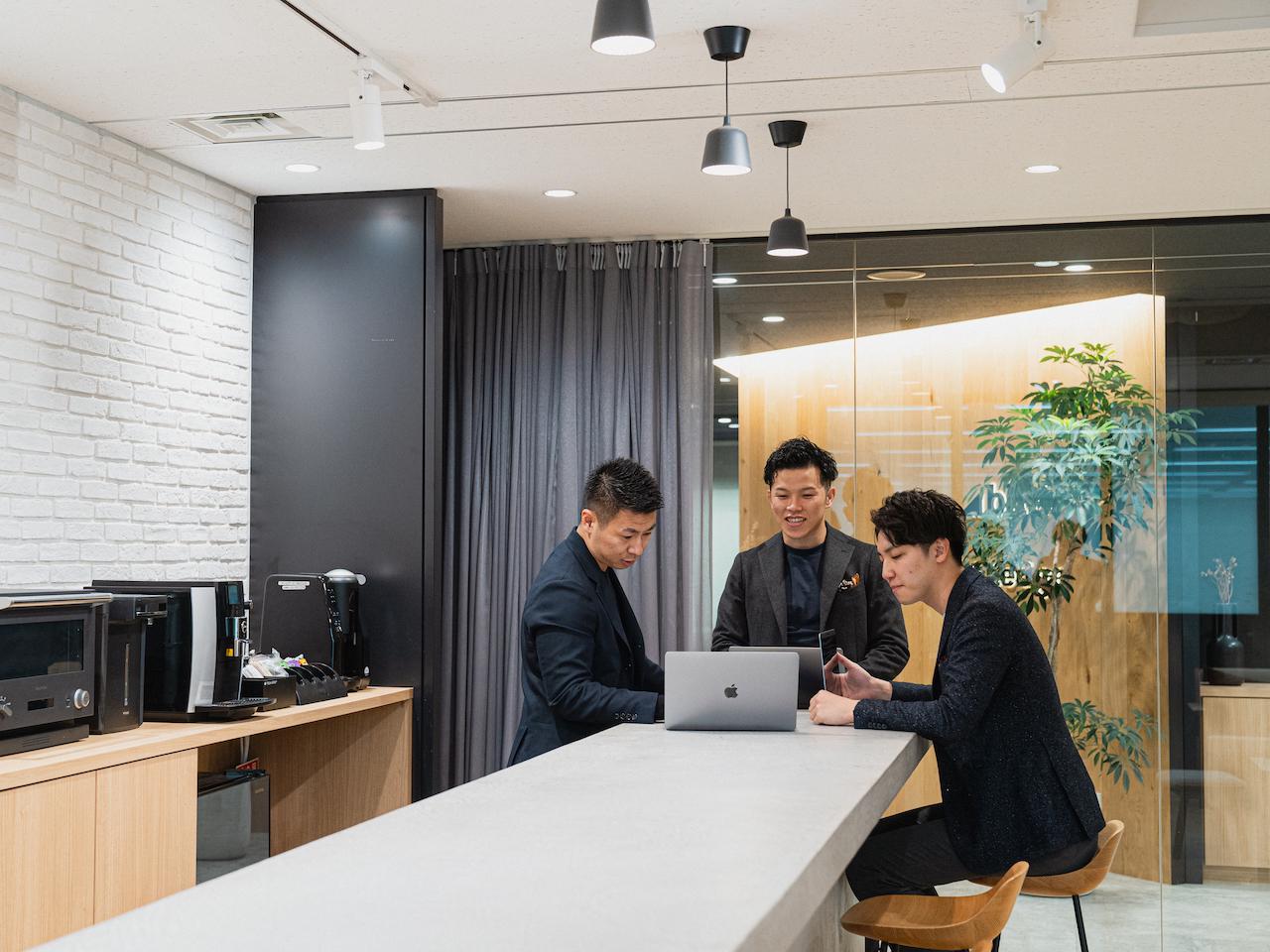 ourly株式会社 求人画像1